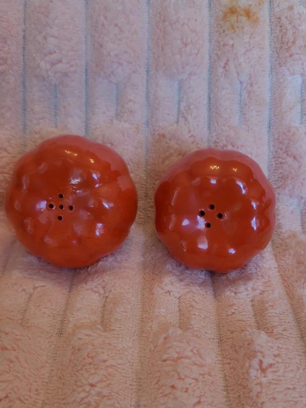 Vintage Ceramic Tomatoe Salt and Pepper Shakers - Red